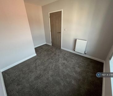 3 bedroom semi-detached house to rent - Photo 6