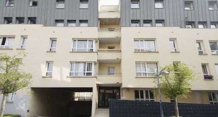 À CHARLEVILLE MEZIERES - Photo 3