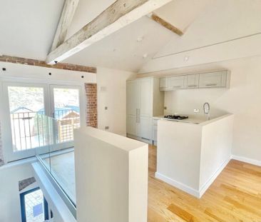 Bulbourne Yard - Photo 2