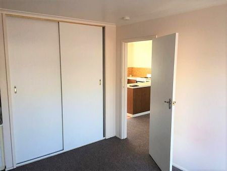 Neat and Tidy Unit in quiet area - Photo 3