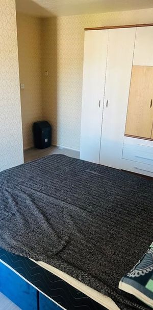 Room in a Shared House, Almond Croft, B42 - Photo 2