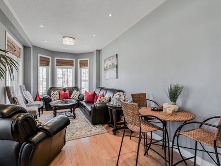 For Lease - 1 Juglans Crescent, Whitchurch-Stouffville, Ontario - Photo 3