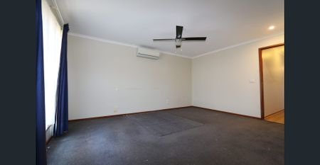 Unbeatable location - Photo 3