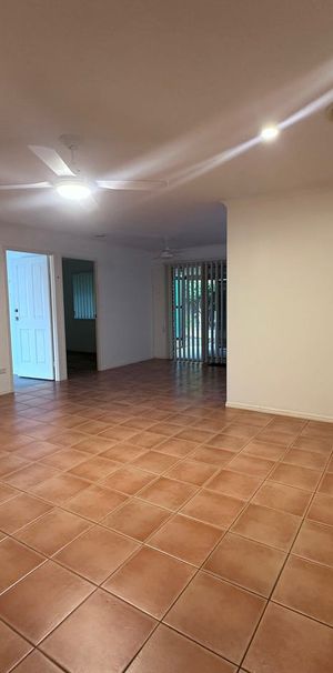 4 Bedroom Home in Point Vernon - Photo 1