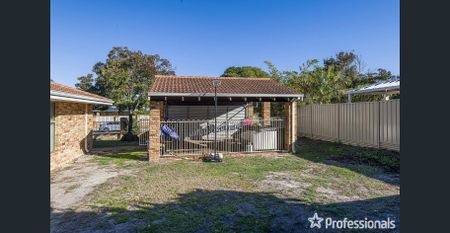 Spacious Family Living in the Sought-After Lakeshore Estate - Photo 2