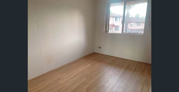 Three bedroom townhouse with floorboards throughout - Photo 1