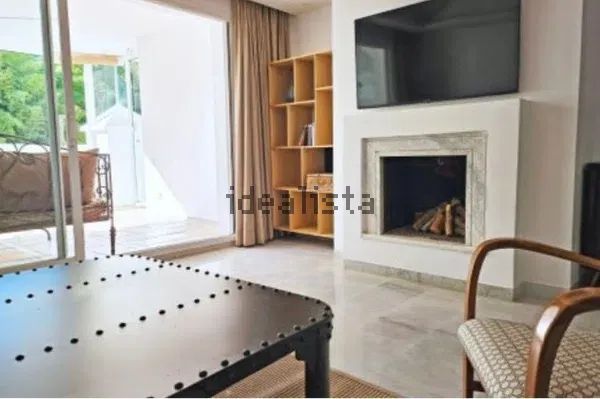 Alquiler de piso en Calle Rio Guadalmina, 25 - Photo 1