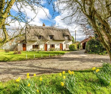 4 bedroom detached house to rent - Photo 1