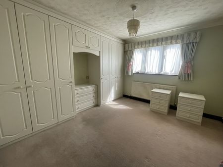 77 Ennerdale Close, S18 - Photo 3