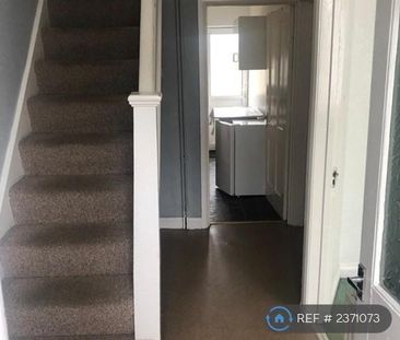 4 bedroom terraced house to rent - Photo 3