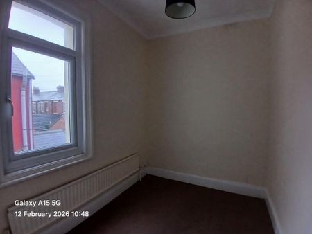 3 bedroom terraced house to rent - Photo 2
