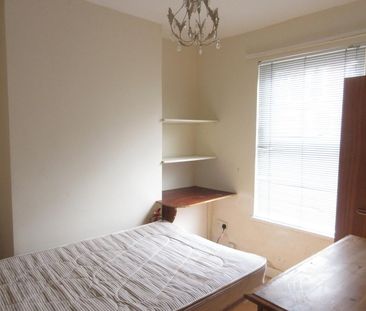 Great 4 Bedroom Student House, 22 Palestine Street, BT71QL, Belfast - Photo 2