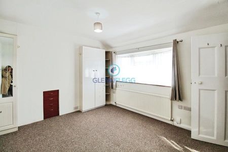 5 bedroom semi-detached house to rent - Photo 3