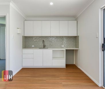 NEWLY RENOVATED, PRIVATE GRANNY FLAT-STYLE APARTMENT WITH AIR CON ! - Photo 5