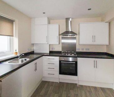 3 bedroom terraced house to rent - Photo 5