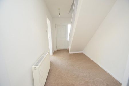 3 bedroom terraced house to rent - Photo 4