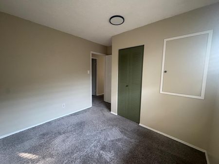 Newley Renovated Duplex Close to Bower Mall!! - Photo 4