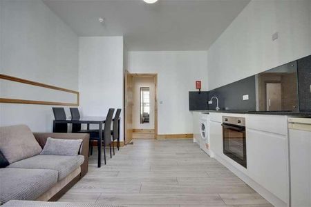 Sandringham Apartments, Osborne Road, Southsea, PO5 - Photo 2