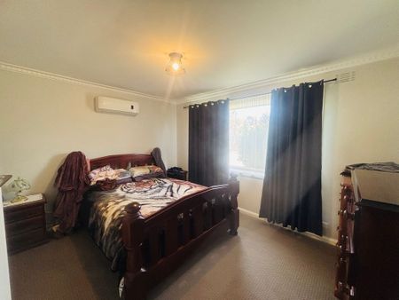 Family Home! - Photo 3