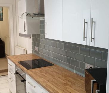 4 bedroom terraced house to rent - Photo 1