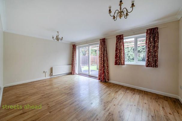 4 bedroom detached house to rent - Photo 1