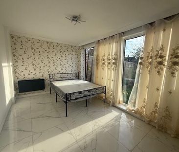 1 bedroom house to rent - Photo 2