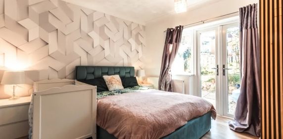 2 Bed Maisonette, Cross Road, SO19 - Photo 2