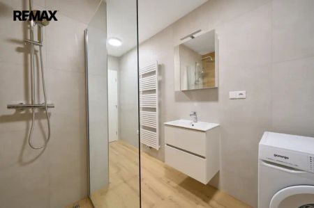 Nový byt 3+kk v centru města, Hradec Králové - Blažíčkovo náměstí - Fotografie 4