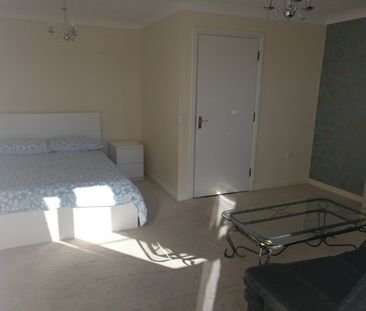 Room in a Shared House, The Pavilions, BS4 - Photo 5