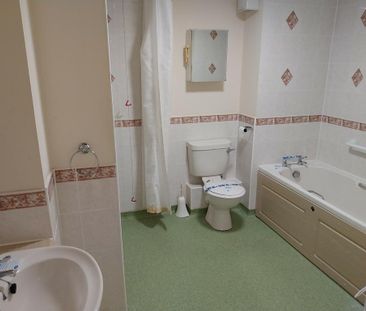 2 bedroom retirement property to rent - Photo 6