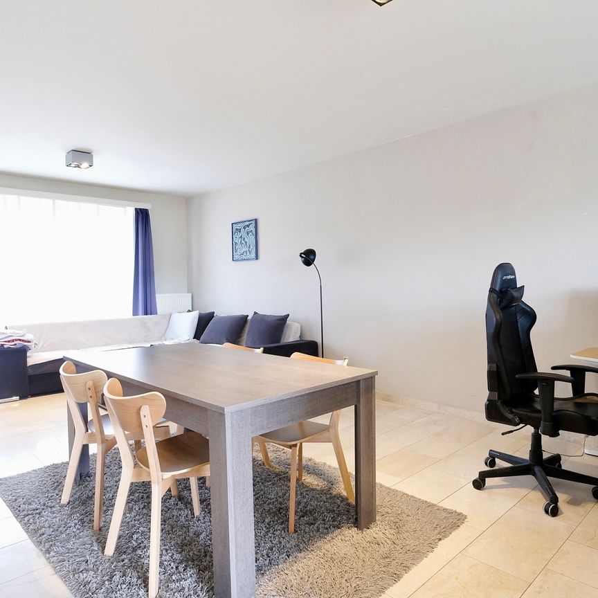 Centraal gelegen, ruim appartement - Photo 1