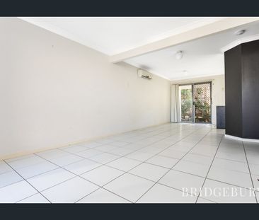 Two storey living with a pool in the complex! - Photo 3