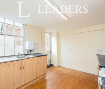 2 bedroom maisonette to rent Silver Street, Stansted, CM24 - Photo 6