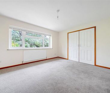 4 bedroom detached house to rent - Photo 4