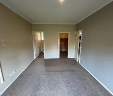 Classic 3Br Family Home in Point Cook! - Photo 3