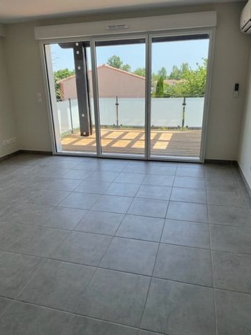 Location Appartement 2 pièces 40m² ROQUES 31120 - Photo 2