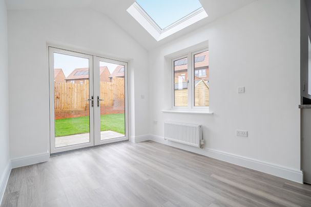 3 bedroom semi-detached house to rent - Photo 1