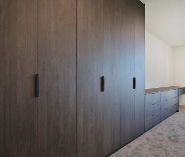 BE IMPRESSED BY STYLE, SPACE & SOPHISTICATION! - Photo 4