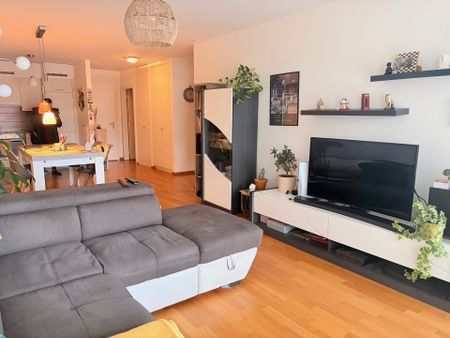 BEL APPARTEMENT 2.5PCES AVEC GRAND BALCON - Photo 2