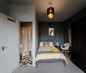 Rosemont Walk (Room 1), Bramley, Leeds - Photo 3