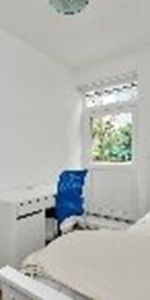 5 Bed Maisonette, Bletchley Court, N1 - Photo 4