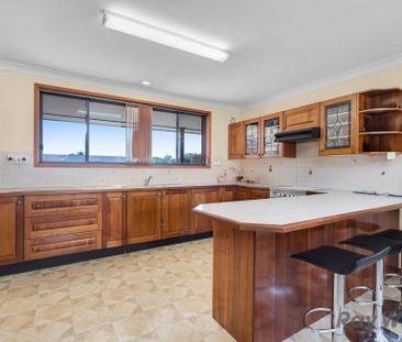 Comfortable Family Home - Photo 4