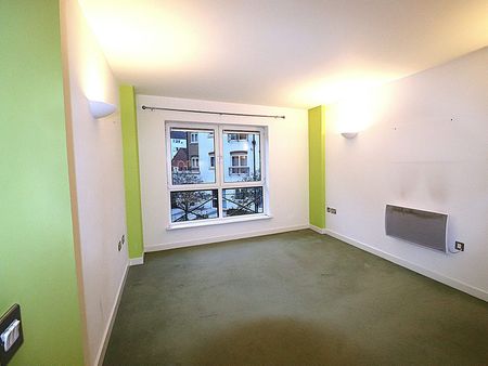 Flat to rent on - Photo 3