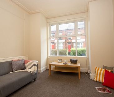 27 Hessle Terrace, Hyde Park, Leeds, LS6 1EQ - Photo 2