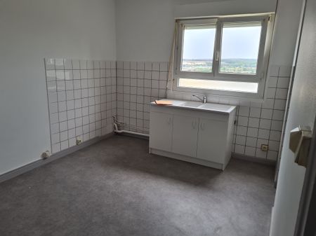 Location - Appartement T4 - 79 m² - Montbéliard - Photo 2
