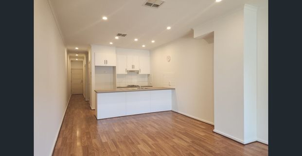 3 BEDROOM TOWNHOUSE WITH COURTYARD - Photo 1