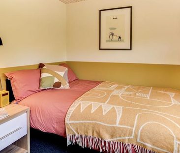 8 bedroom house to rent - Photo 2