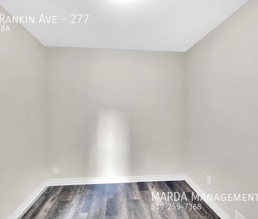 MODERN LIVING IN A NEWLY RENOVATED 2BEDROOM/1BATH UNIT+ UTILITIES - Photo 1