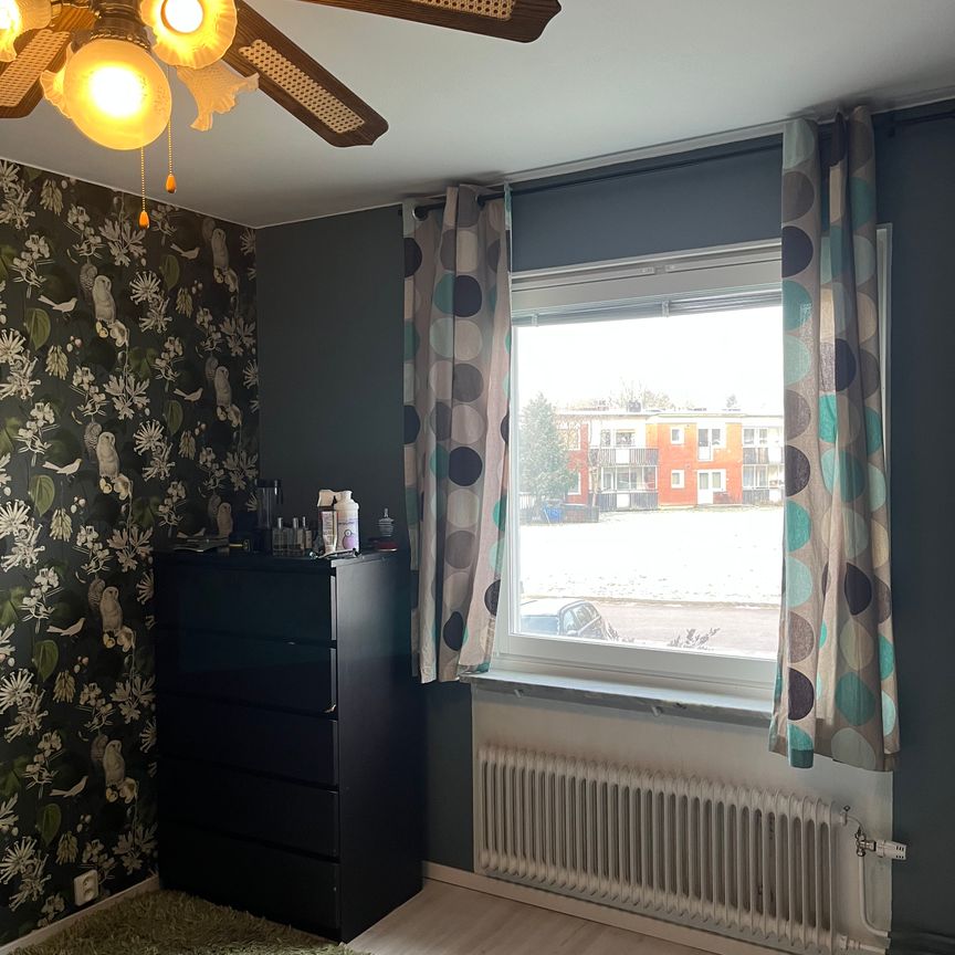 Västra Bangatan, Märsta - Photo 1