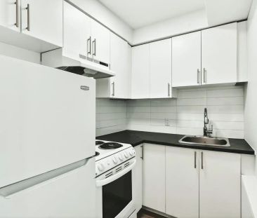 Domaine Choisy — Classic 1 Bedroom + Den - Photo 1